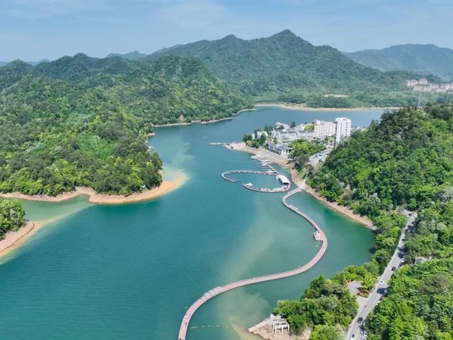 日黄山高评分旅行社四天三晚费用全含开元ky棋牌黄山四日游自驾配套四(图3) 日黄山高评分旅行社四天三晚费用全含开元ky棋牌黄山四日游自驾配套四(图3)